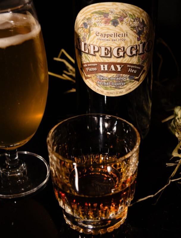 An example of the Hayback, the mixed drink (drink) featuring Alpeggio Hay Liqueur