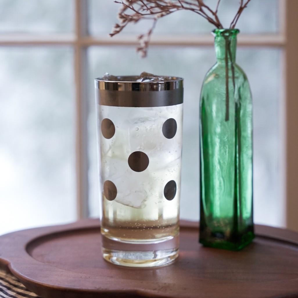 An example of the Stinger Highball, the mixed drink (drink) featuring soda water, cognac, crème de menthe (white), and Etter Raspberry; photo by Madison Young